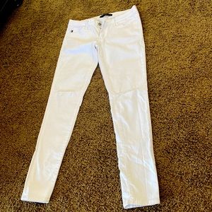 Kancan white Jean with stretch material.